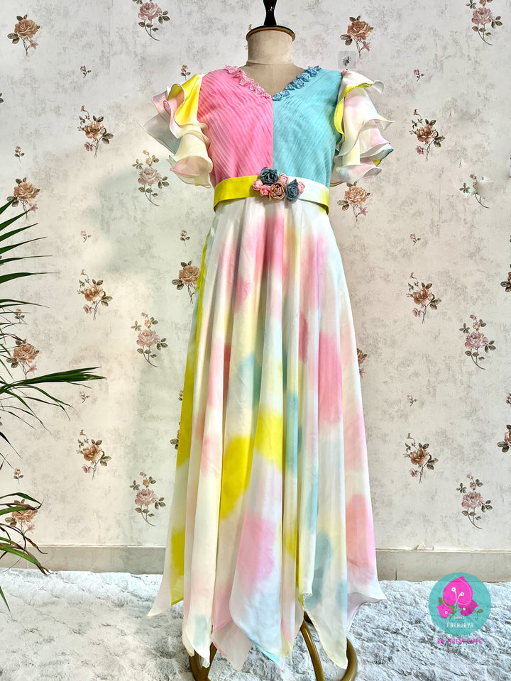 Gender Reveal outfit in asymmetric hem