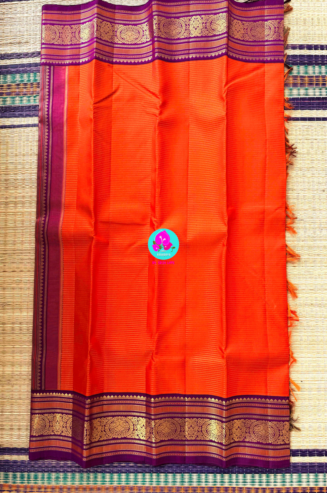 3g zari vaira oosi design traditional vintage peacock border Kanchipattu saree