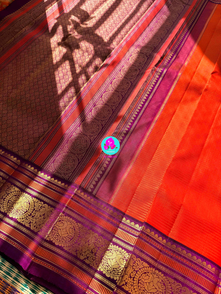 3g zari vaira oosi design traditional vintage peacock border Kanchipattu saree