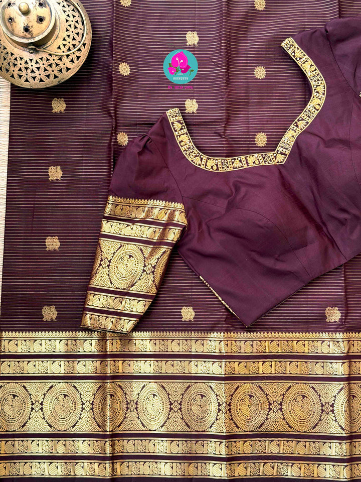 Vaira Oosi Twilight: Dark Brown Kanjivaram Saree with Rich Vintage Gold Zari