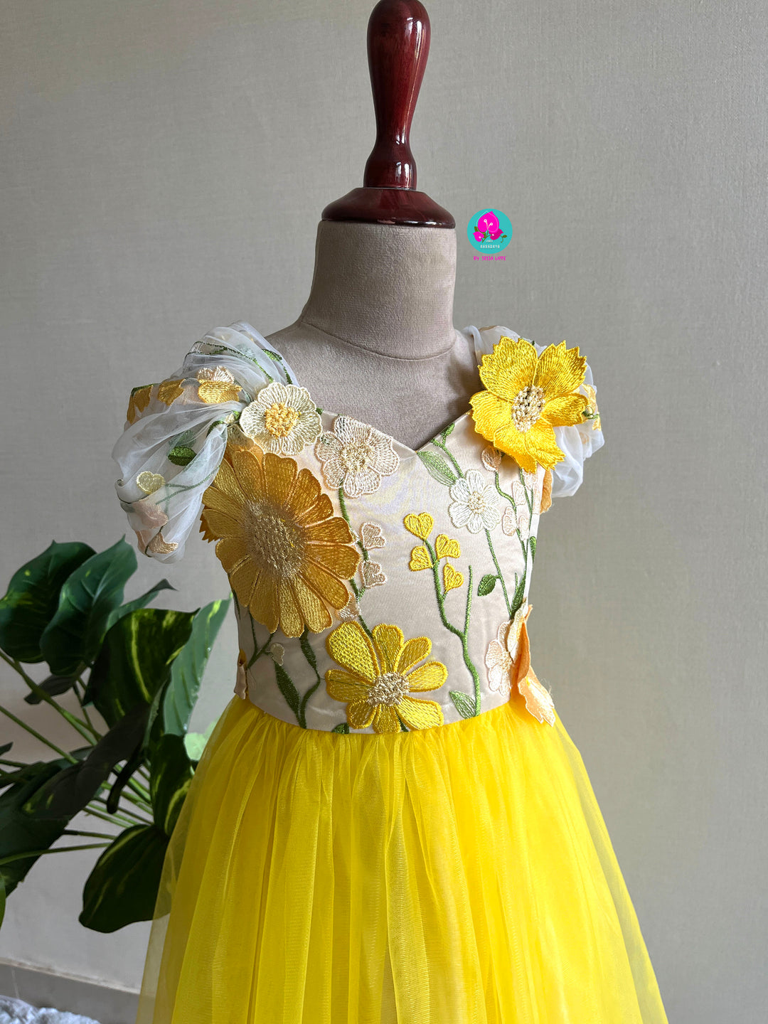 Appliqué worked netted frock