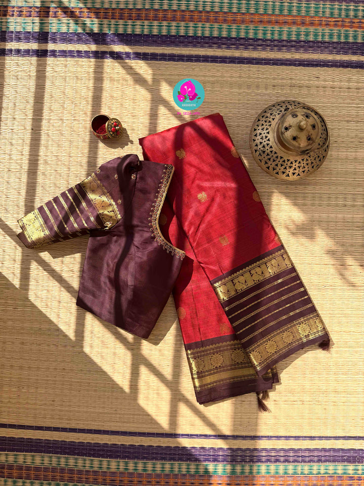 Vintage Grandeur: Red Kanchipattu Saree with Traditional Gold-Woven Contrast