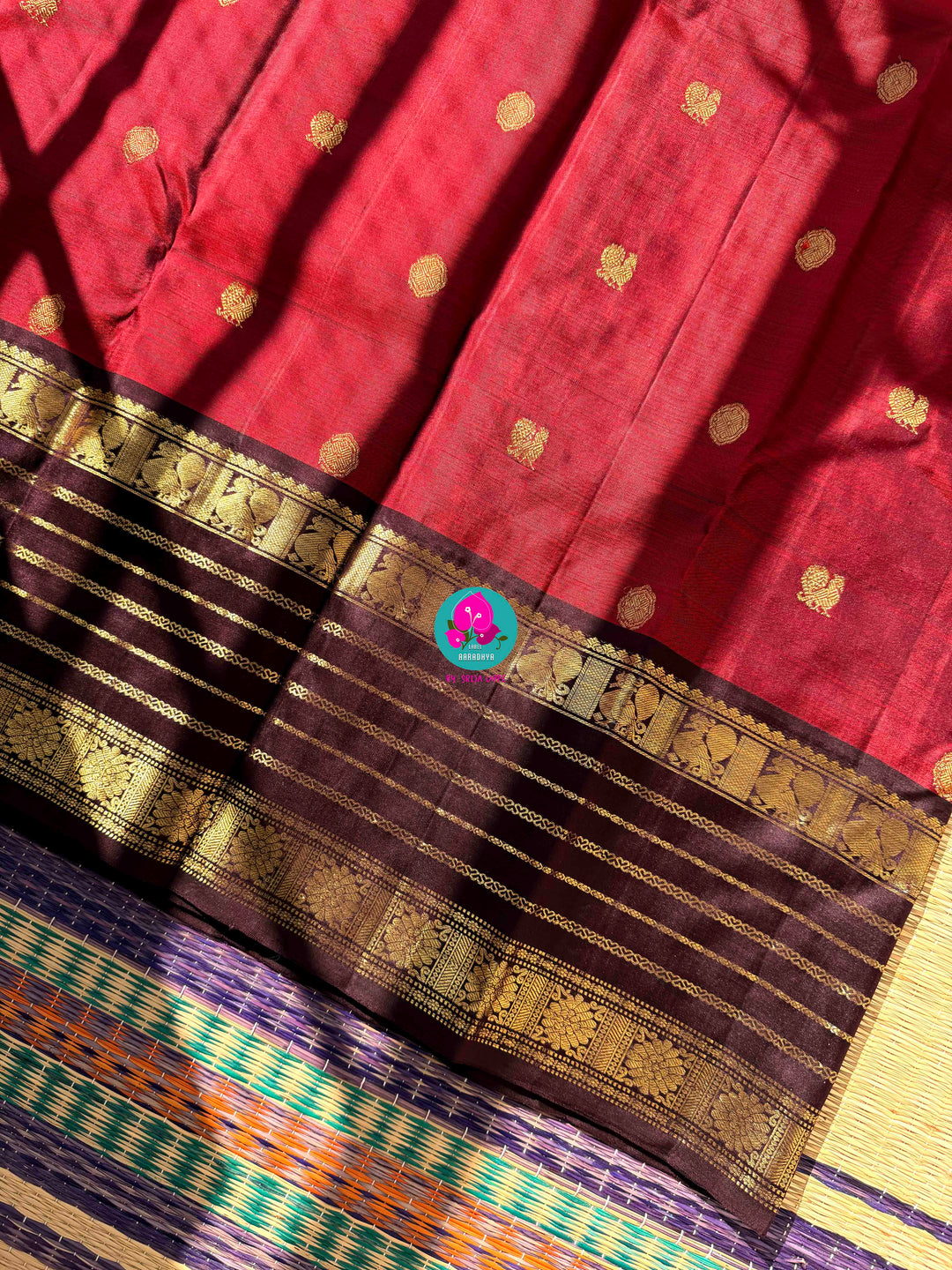 Vintage Grandeur: Red Kanchipattu Saree with Traditional Gold-Woven Contrast