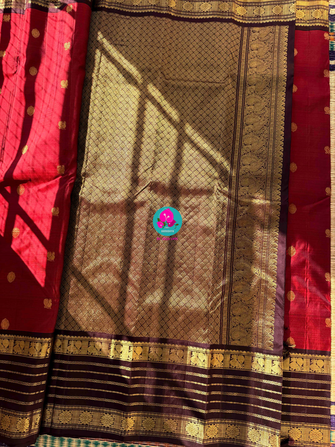 Vintage Grandeur: Red Kanchipattu Saree with Traditional Gold-Woven Contrast
