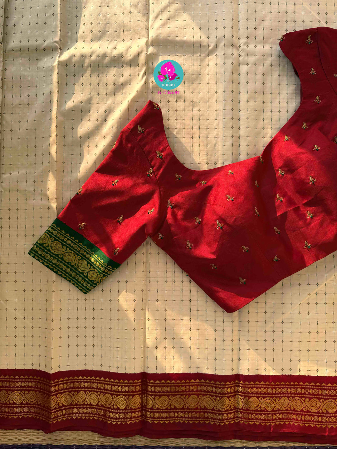 The Blessed Drape: Off-White Pure Kanchipattu Thalambralu Saree with Dual-Tone Pallu