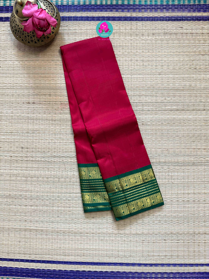 Pure Kanchipattu Vintage Handloom Saree in Red and Green