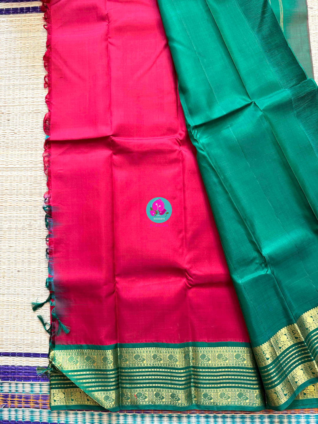 Pure Kanchipattu Vintage Handloom Saree in Red and Green