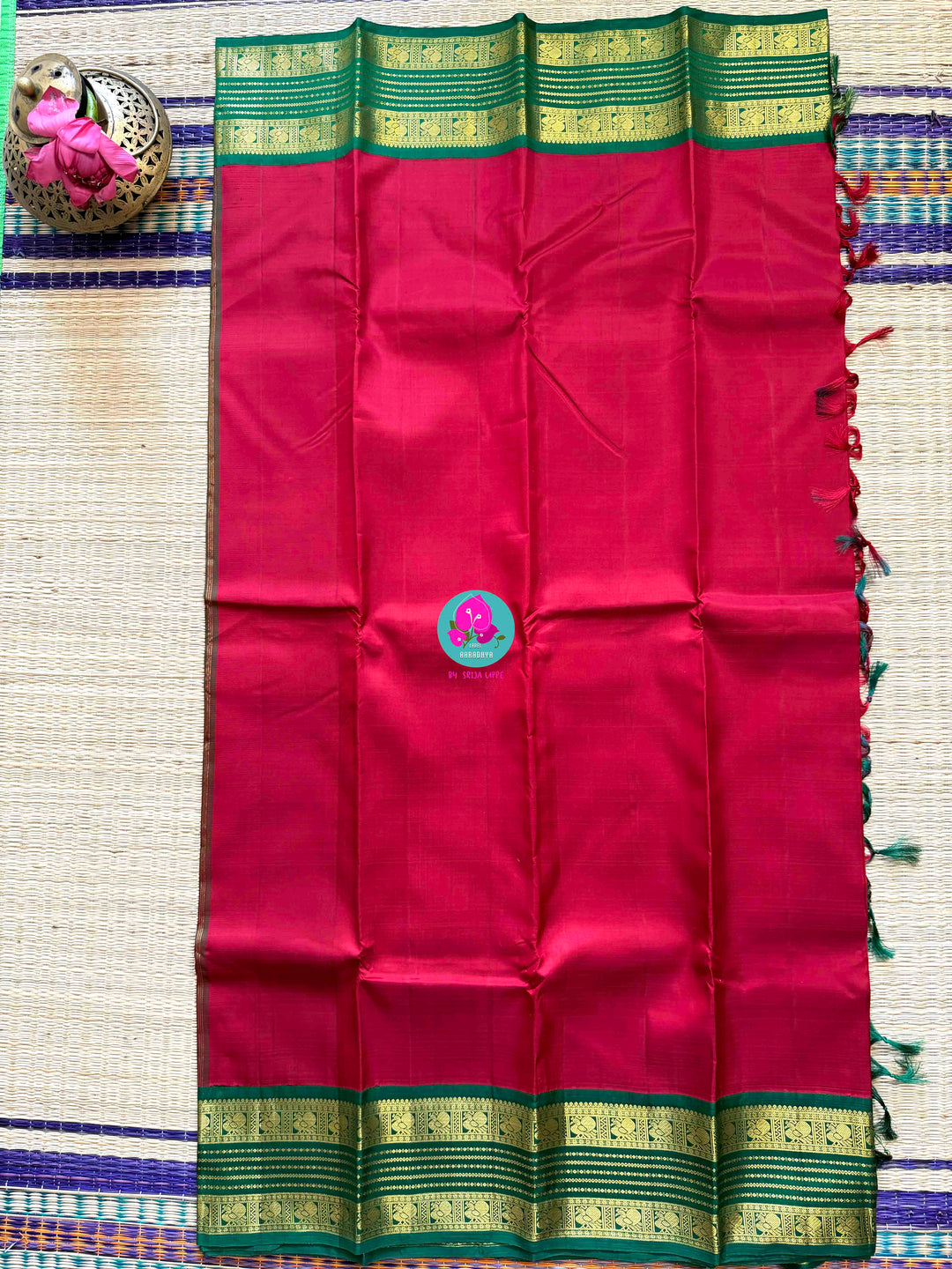Pure Kanchipattu Vintage Handloom Saree in Red and Green