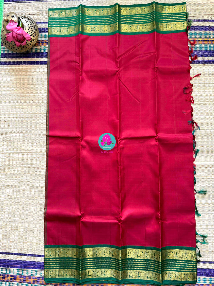 Pure Kanchipattu Vintage Handloom Saree in Red and Green