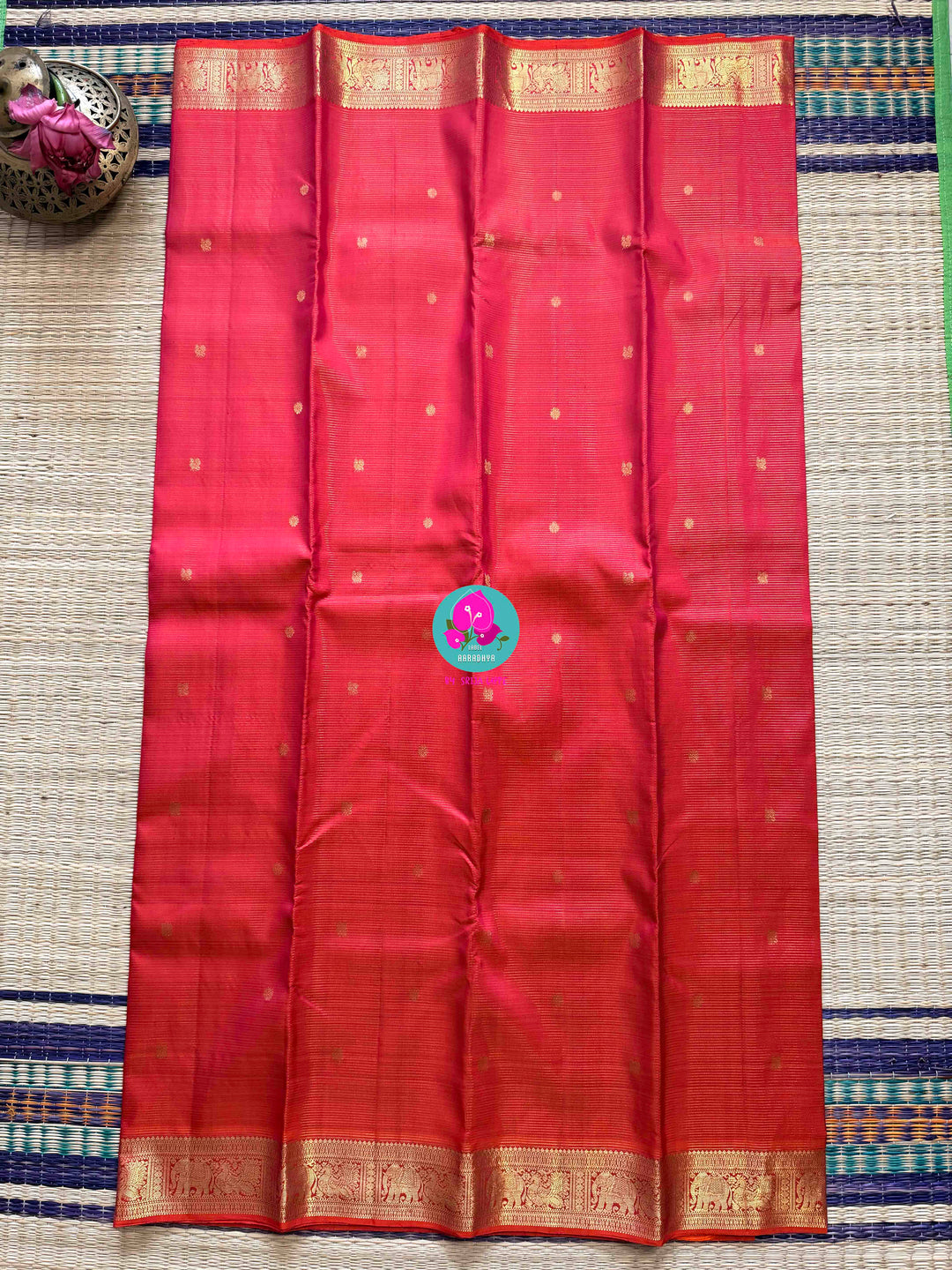 Dual Tone of Pink-Orange Vaira Oosi Kanchipattu Pure Silk Handloom Saree