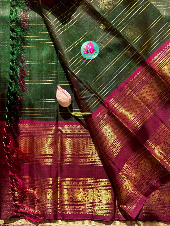 Imperial Forest & Magenta: Bottle Green Checkered Pure Kanchipattu Silk Saree