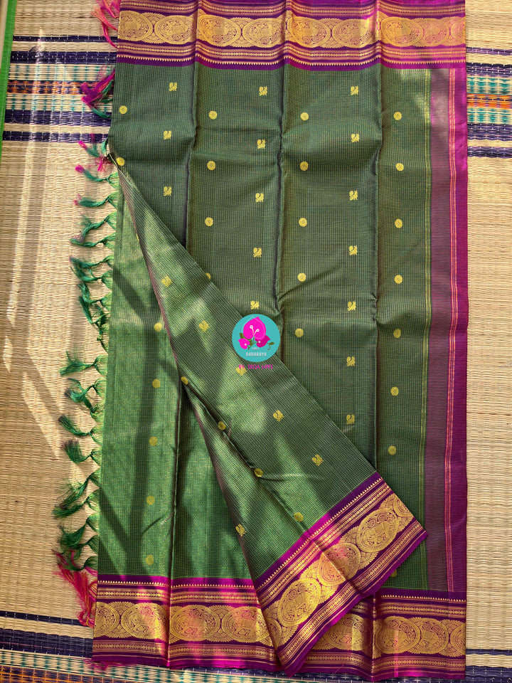 Vaira oosi checks pattern Kanchipuram handloom saree