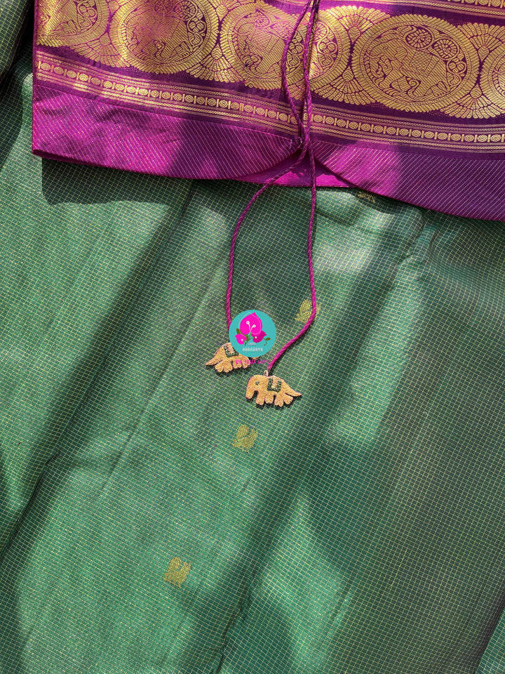 The Amethyst Contrast: Deep Green Saree with Classic 2g Zari Border
