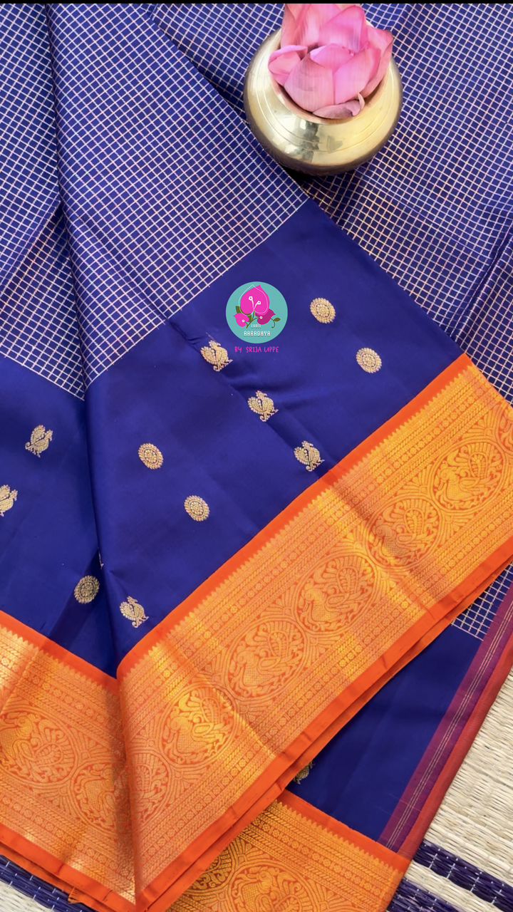 The Contemporary Classic: Fusion Kanchipattu Saree with Vaira Oosi Grid and Vintage Contrast