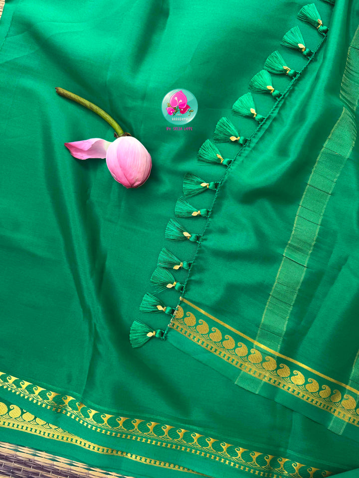 Verdant Opulence: Jewel Emerald Green 120gsm Pure Mysore Silk & Pink Fusion Kundan Blouse