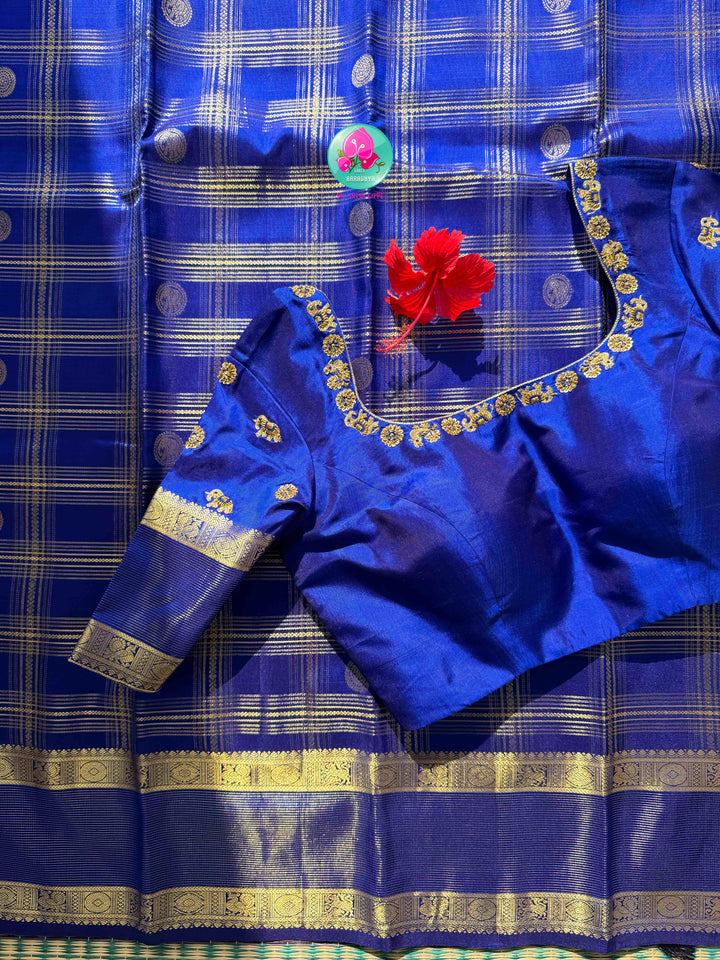 Imperial Sapphire: Royal Blue Checkered Kanchipattu Silk Saree with Vaira Oosi Twist