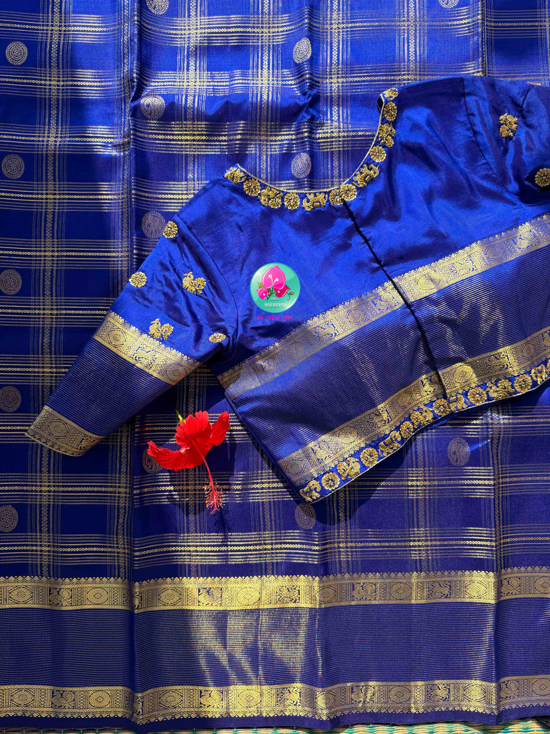 Imperial Sapphire: Royal Blue Checkered Kanchipattu Silk Saree with Vaira Oosi Twist