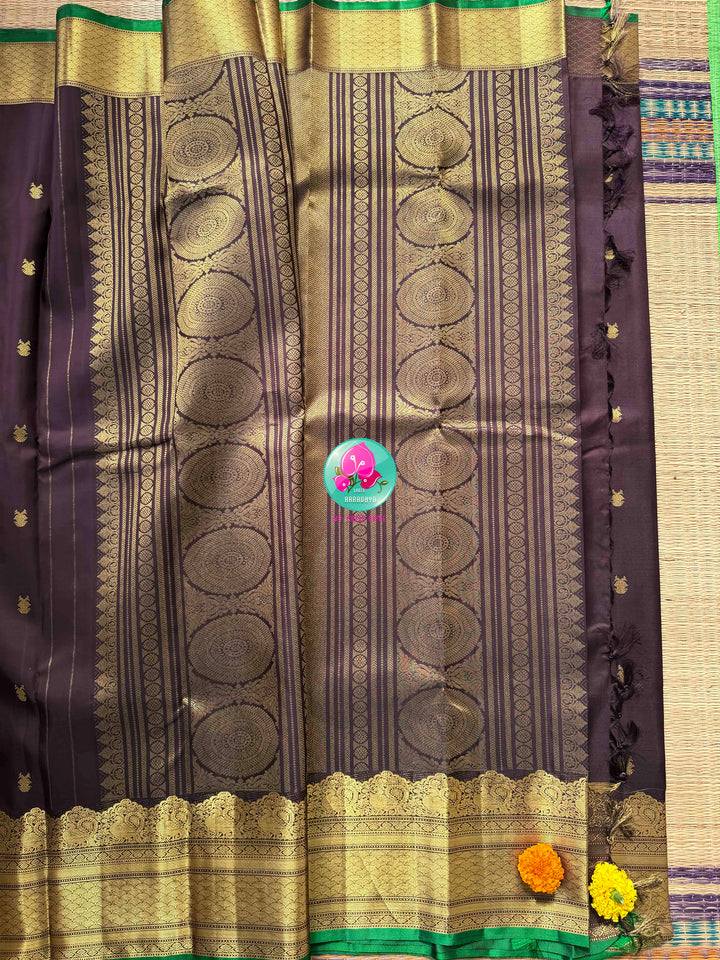 Earthy Sophistication: Trending Dark Chocolate Brown Pure Kanchipattu Silk & Emerald Green Fusion Blouse