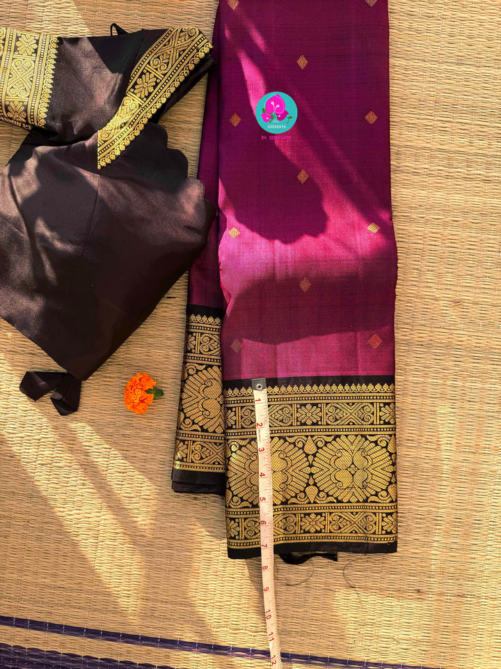 Magenta Majesty: Deep Purplish Kanchipattu with Opulent 2G Zari & Midnight Contrast Blouse