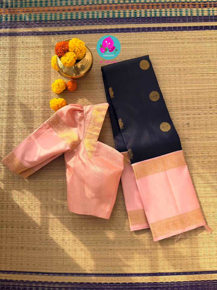 Celestial Dawn: Midnight Navy Pure Kanchi Silk with Gilded Vaira Oosi & Soft Peach Contrast