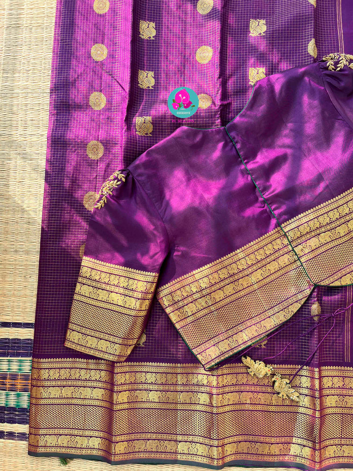 Amethyst Night: Kanchipuram Vaira Oosi Saree with Hand-Embroidered Dual-Tone Blouse