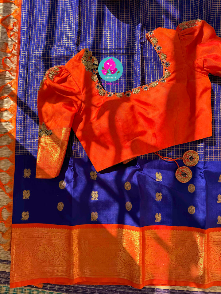 Woven Light: Contemporary Vaira Oosi Grid Kanchipattu with Vintage Hand-Embroidered Artistry