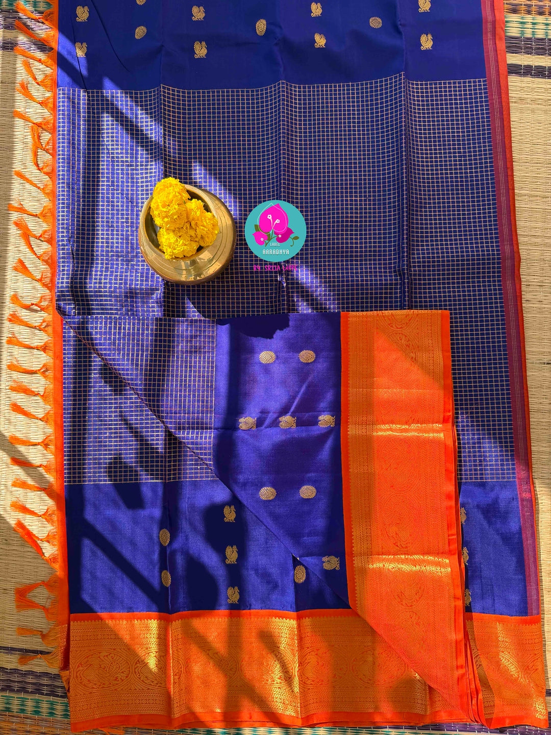 Woven Light: Contemporary Vaira Oosi Grid Kanchipattu with Vintage Hand-Embroidered Artistry