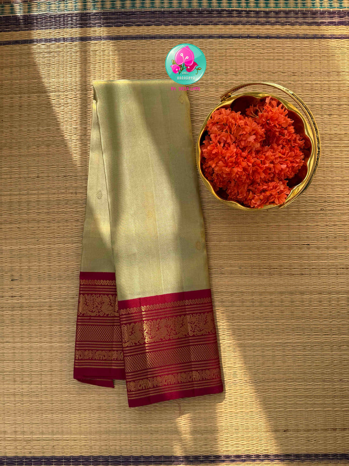 Sophisticated Metallic Muted Splendor: Squirrel Grey 2G Pure Kanchipattu Silk Saree with Crimson Red Border