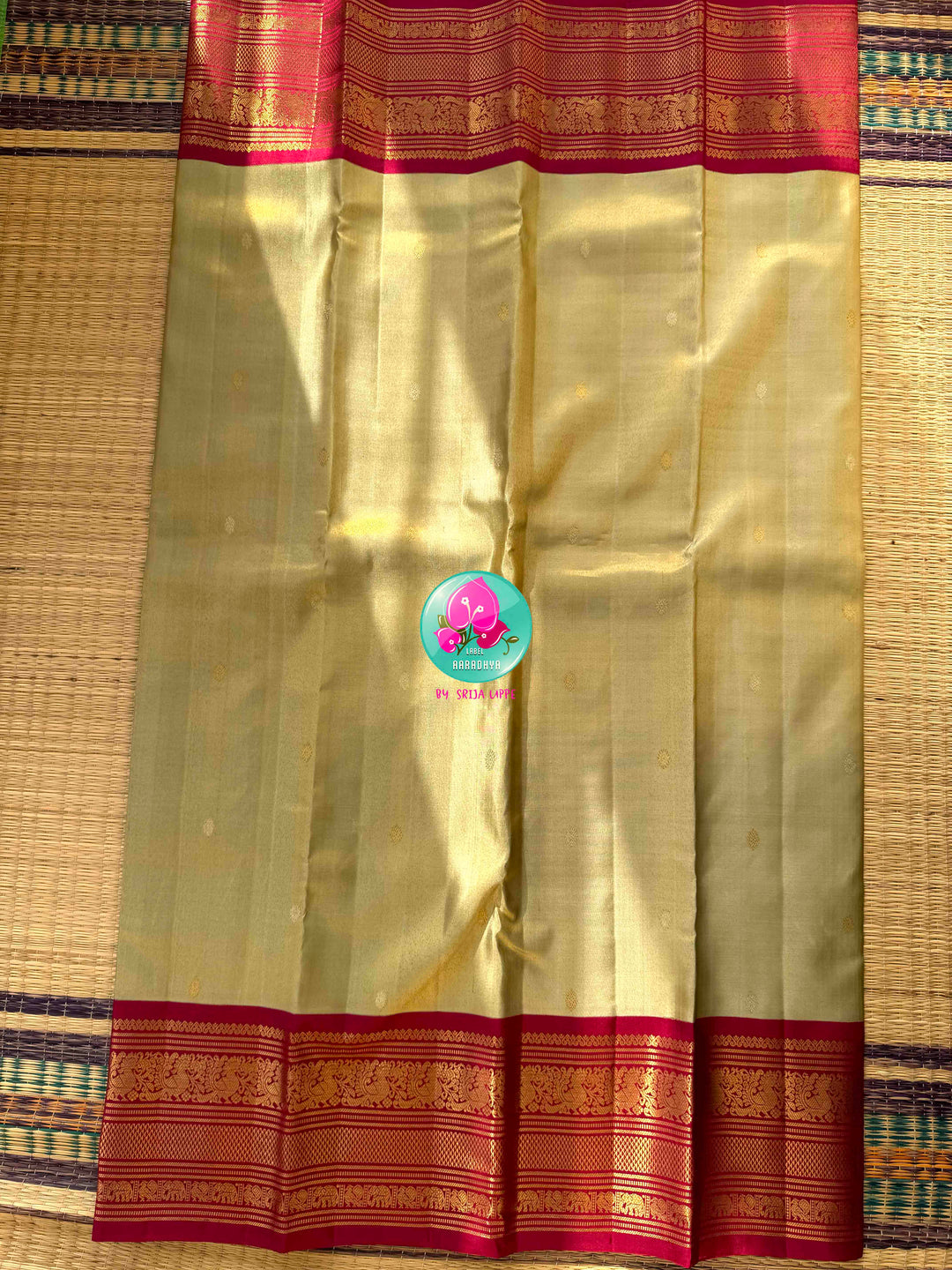 Sophisticated Metallic Muted Splendor: Squirrel Grey 2G Pure Kanchipattu Silk Saree with Crimson Red Border