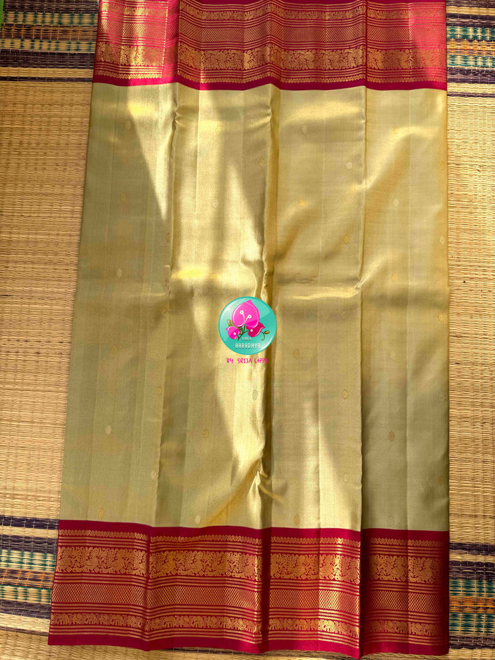 Sophisticated Metallic Muted Splendor: Squirrel Grey 2G Pure Kanchipattu Silk Saree with Crimson Red Border