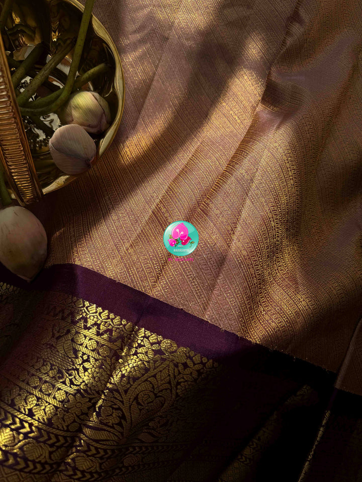 Ethereal Metallic Lilac & Emerald Jewel: Exclusive Pure Handloom Lavender Gadwal Brocade Saree with Multi-Tone Designer Maggam Blouse