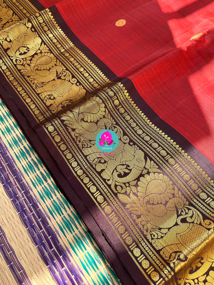 Earth & Elegance: Rustic Maroon Kanjivaram with Deep Brown Contrast