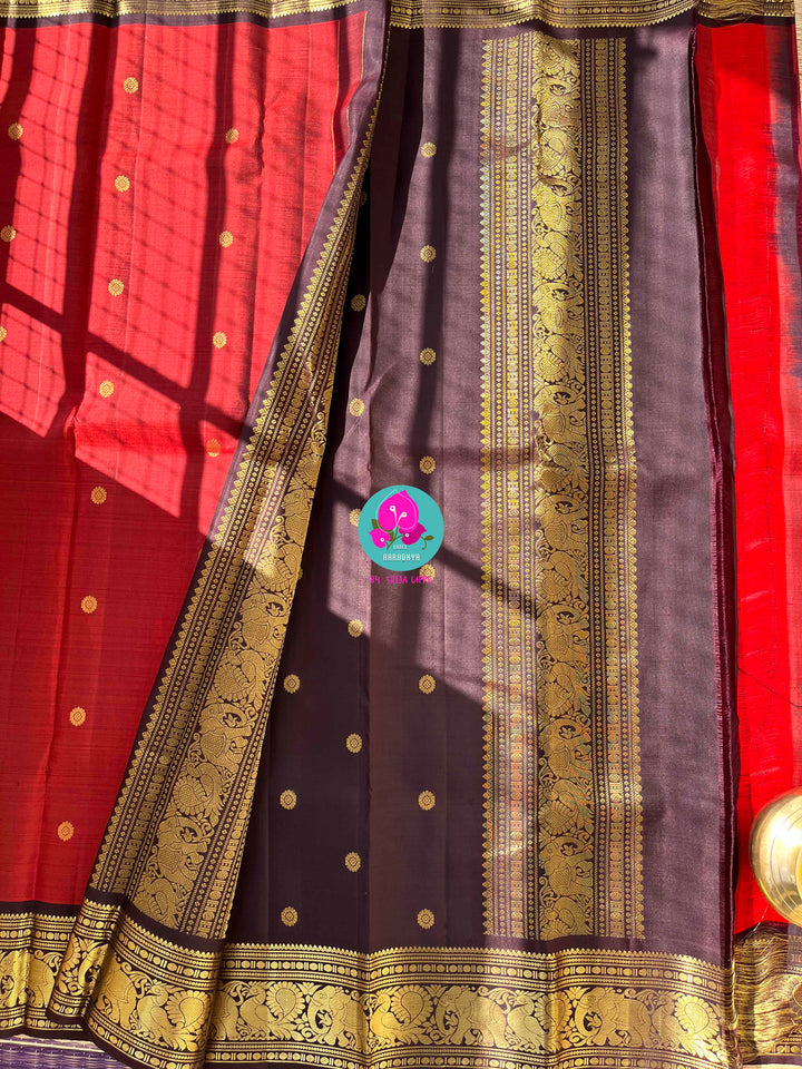 Earth & Elegance: Rustic Maroon Kanjivaram with Deep Brown Contrast