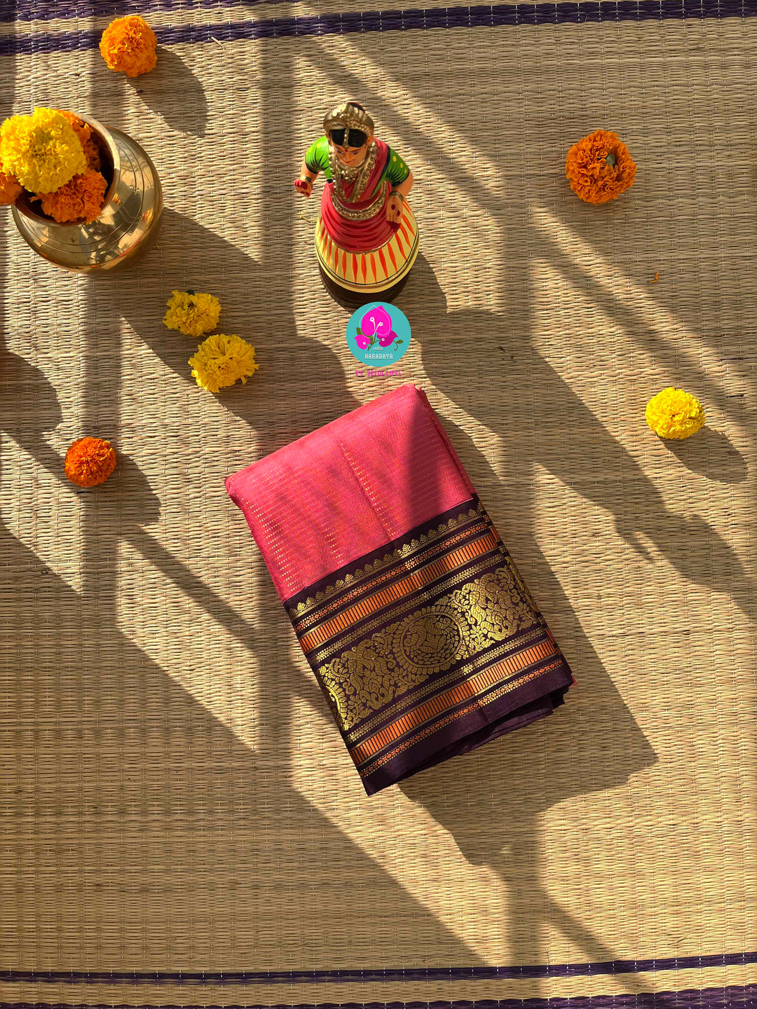3g zari vaira oosi design traditional vintage peacock border Kanchipattu saree