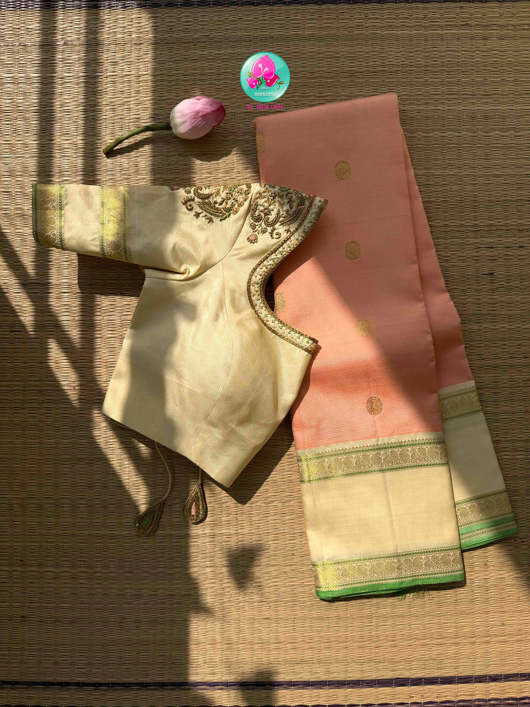 Traditional Perfection: Pure Peach-Coral Vaira Oosi Kanchipattu Saree with Gap Border & Off-White Hand Embroidered Maggam Blouse