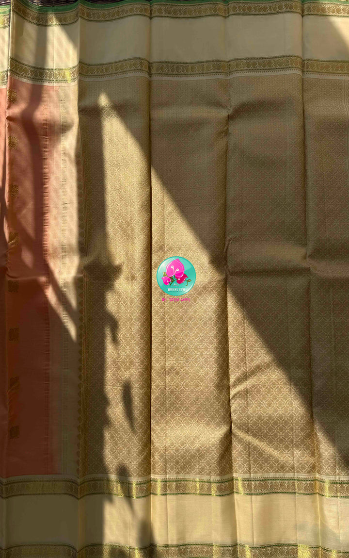 Traditional Perfection: Pure Peach-Coral Vaira Oosi Kanchipattu Saree with Gap Border & Off-White Hand Embroidered Maggam Blouse