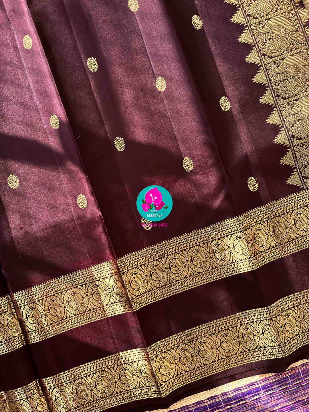 Sky Meets Earth: Cornflower Lavender Kanjivaram Saree with Deep Brown Contrast and Embroidered Blouse