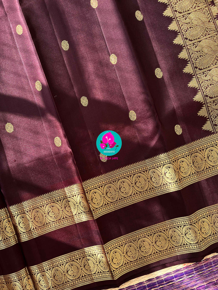 Sky Meets Earth: Cornflower Lavender Kanjivaram Saree with Deep Brown Contrast and Embroidered Blouse