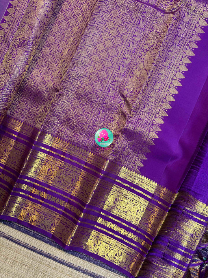 Seafoam Serenity & Amethyst Majesty: Pastel Sea Green Kanchipattu with Royal Purple