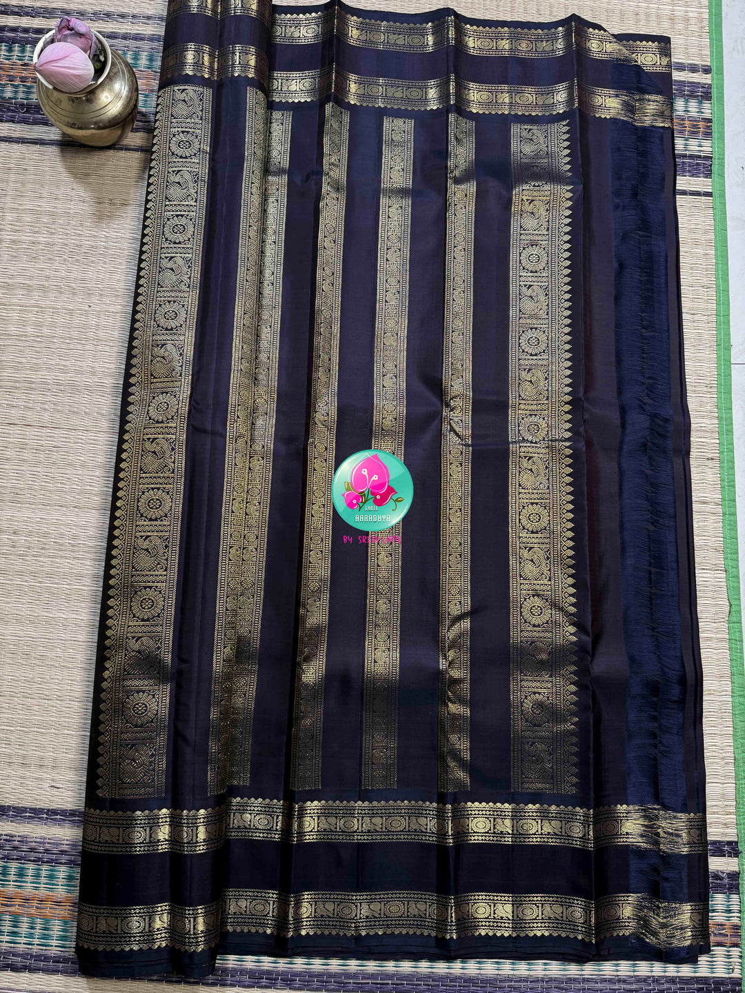 Emerald Checkmate: Bottle Green 2G Kanchipattu Saree with Sapphire Blue Contrast