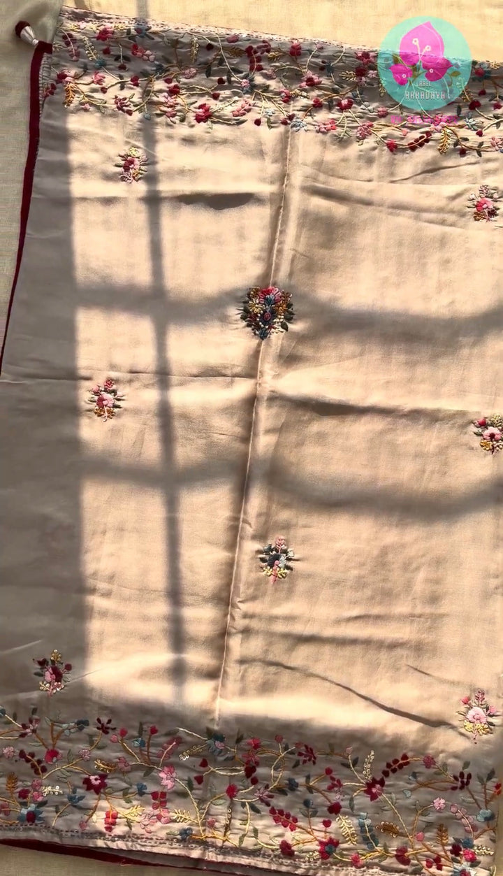 Understated Neutral Elegance: Beige Semi-Tussar Silk Saree with Handmade French Knot Embroidery & Scalloped Patterned Blouse