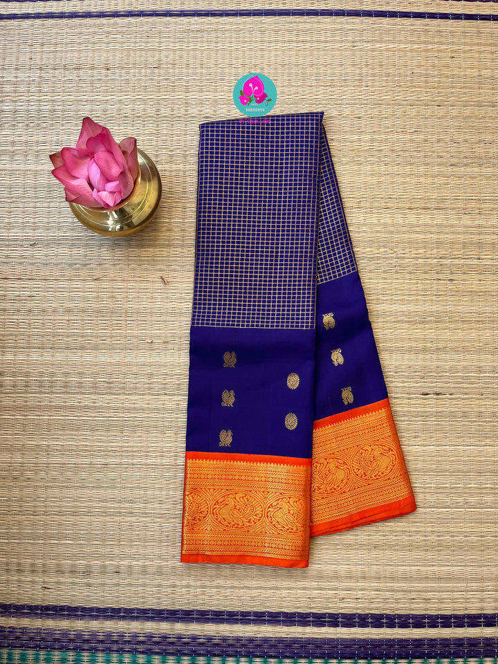 The Contemporary Classic: Fusion Kanchipattu Saree with Vaira Oosi Grid and Vintage Contrast