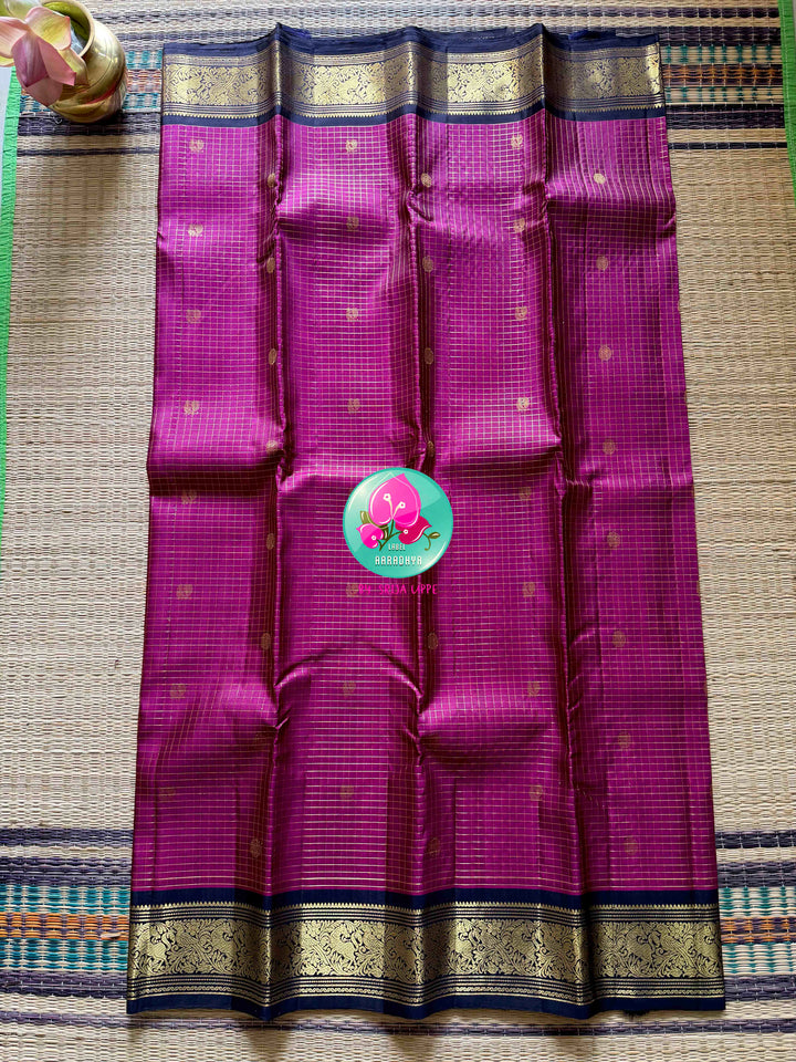 Midnight Tide & Minted Sunlight: 2G Vaira Oosi Kanchipattu Saree with Vintage Navy Border
