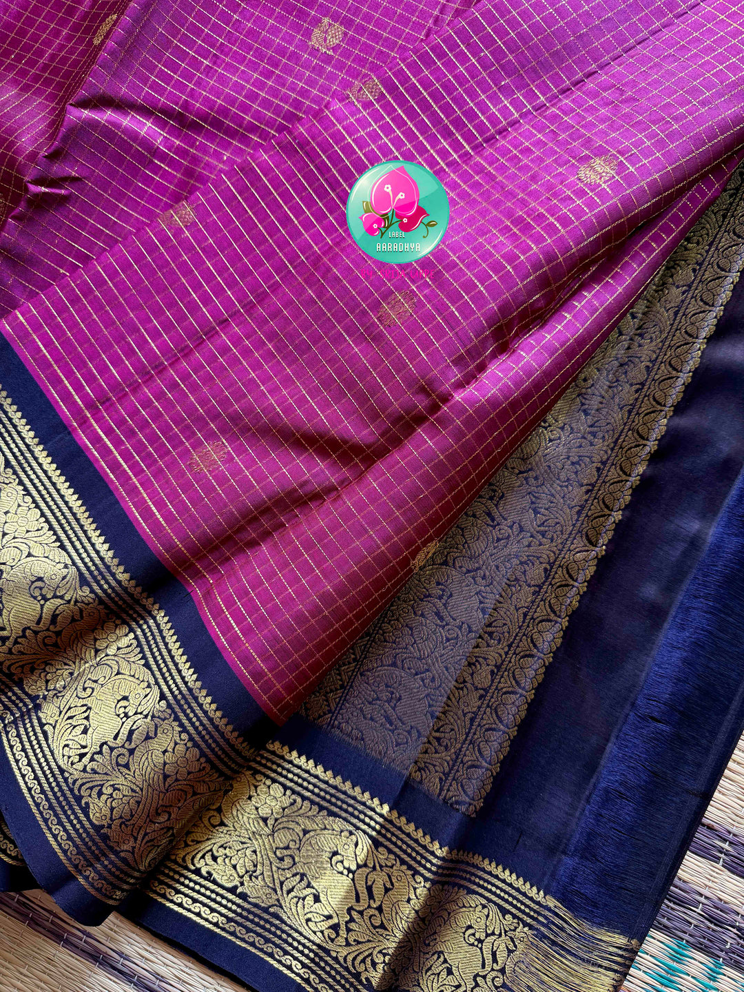 Midnight Tide & Minted Sunlight: 2G Vaira Oosi Kanchipattu Saree with Vintage Navy Border