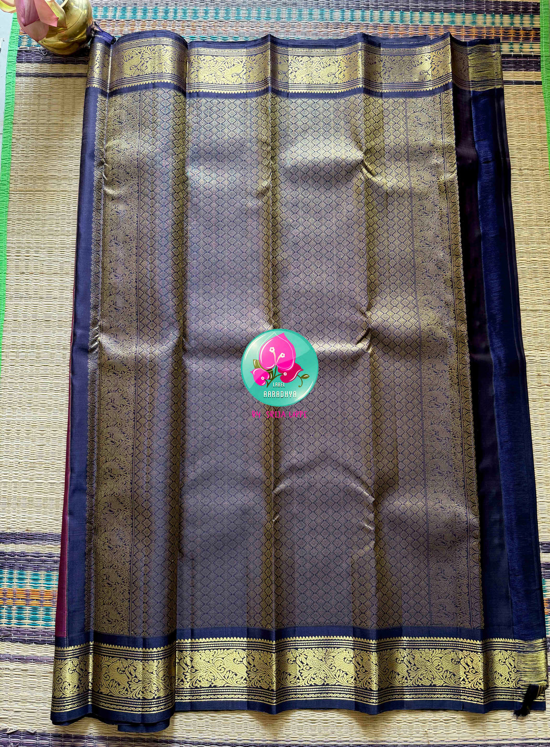 Midnight Tide & Minted Sunlight: 2G Vaira Oosi Kanchipattu Saree with Vintage Navy Border
