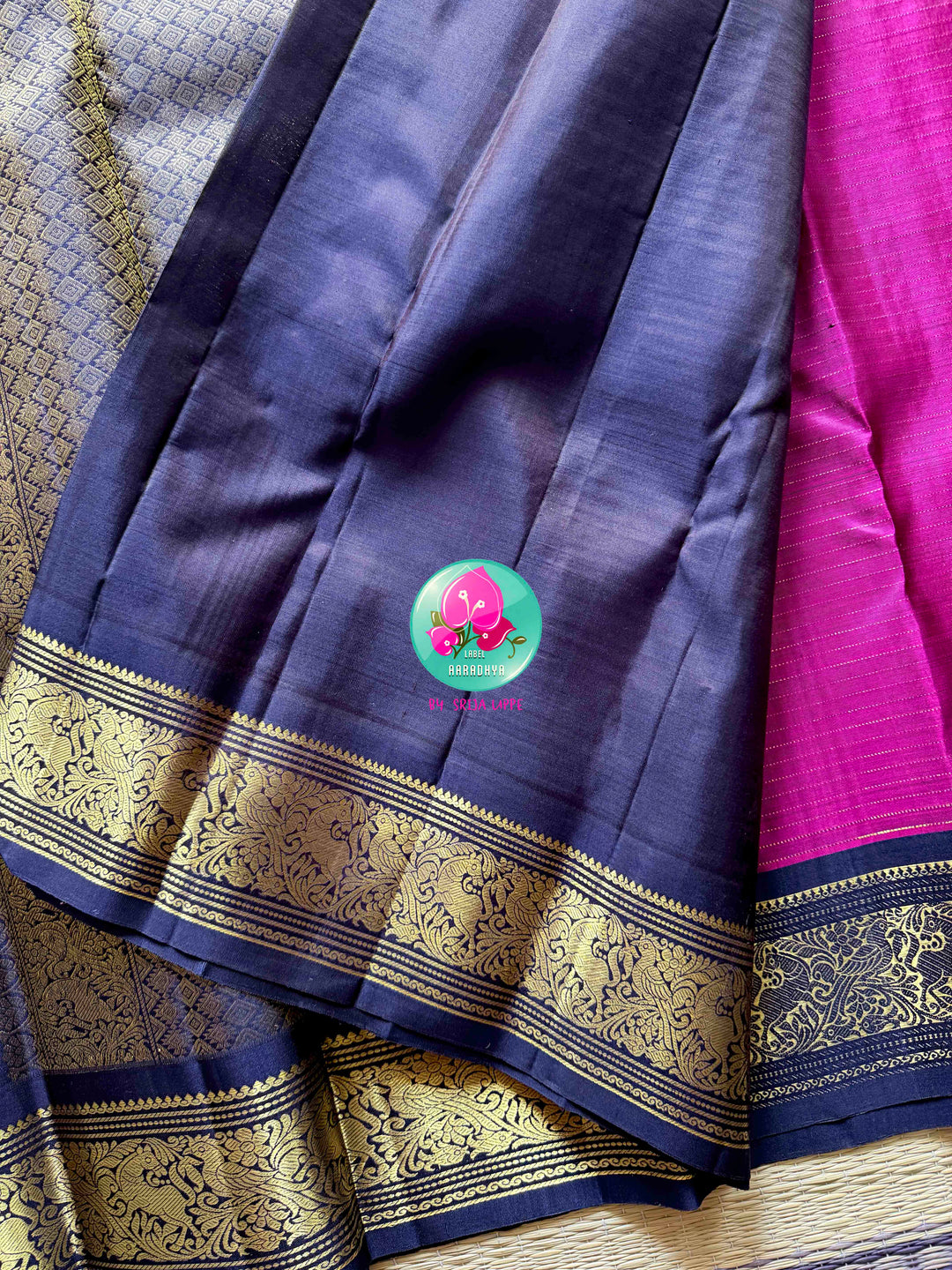 Midnight Tide & Minted Sunlight: 2G Vaira Oosi Kanchipattu Saree with Vintage Navy Border