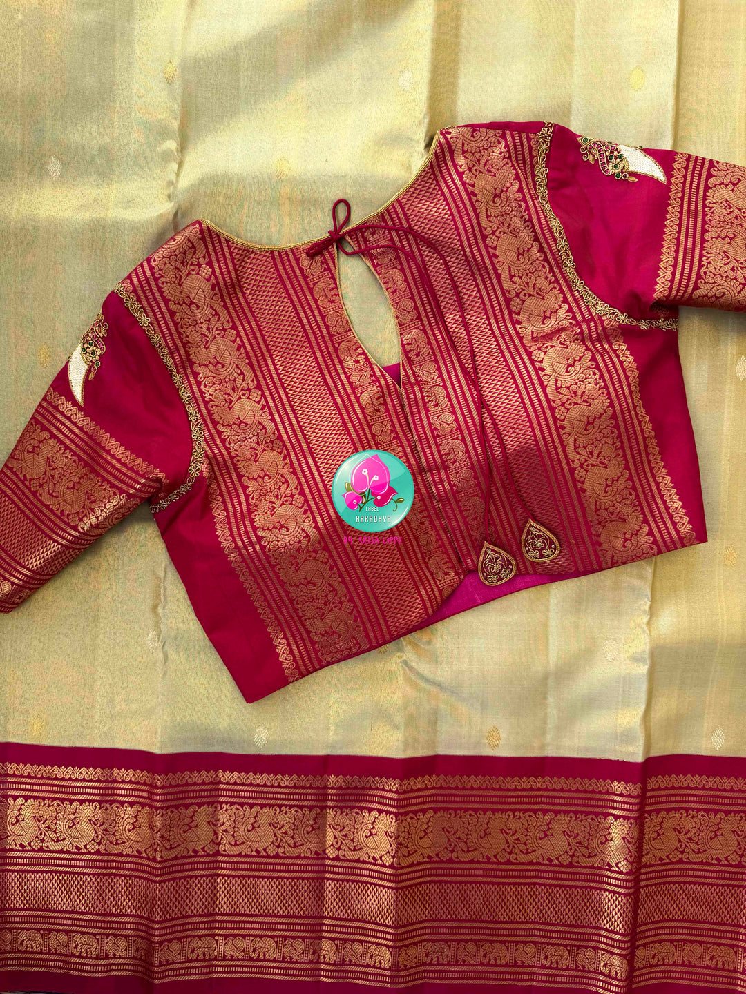 Heirloom Regalia & Metallic Splendor: Squirrel Grey 2G Pure Kanchipattu Silk Saree with Crimson Red Border & Hand-Embroidered Puligoru Blouse