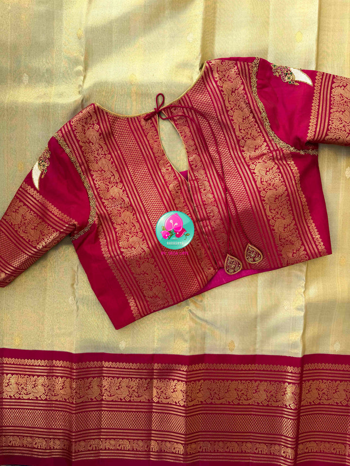 Heirloom Regalia & Metallic Splendor: Squirrel Grey 2G Pure Kanchipattu Silk Saree with Crimson Red Border & Hand-Embroidered Puligoru Blouse