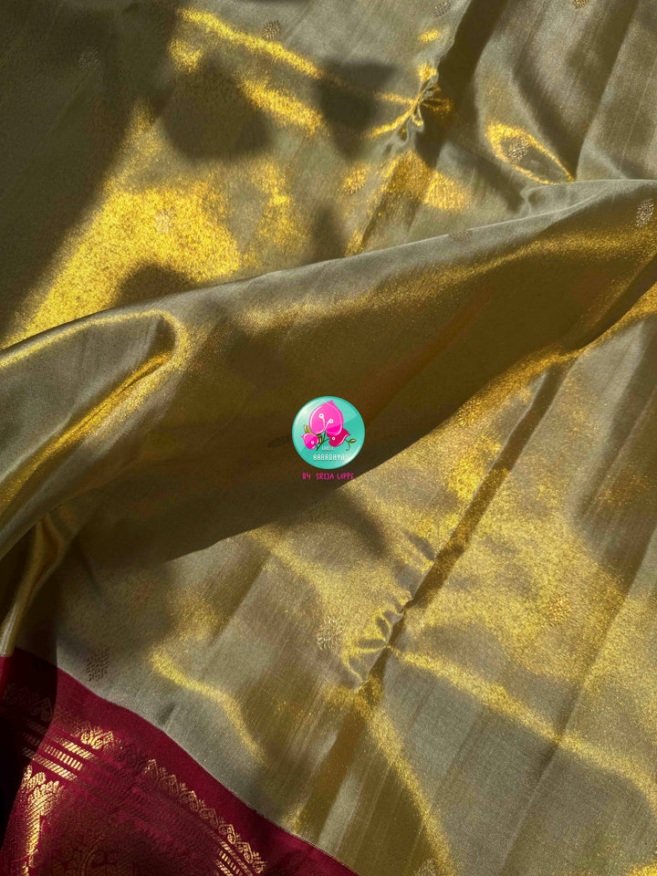 Heirloom Regalia & Metallic Splendor: Squirrel Grey 2G Pure Kanchipattu Silk Saree with Crimson Red Border & Hand-Embroidered Puligoru Blouse