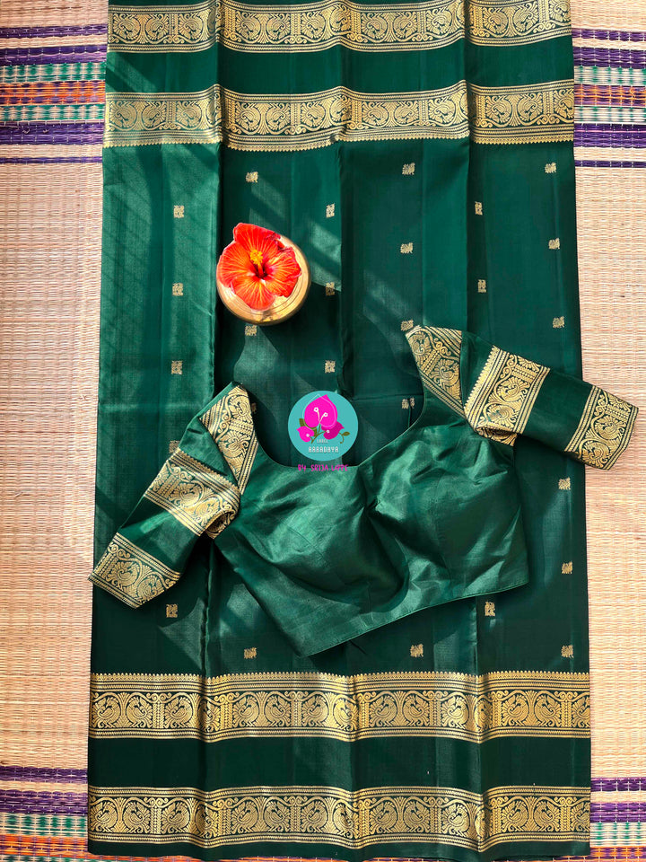 Kanchipuram 2g zari Emerald green vintage saree with gap border and blouse